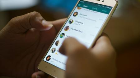 A new discussion group on WhatsApp helped Manoj connect to Christians in India.