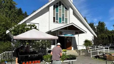 Bridge Community Church created a space for people in the community to create porch pots for their homes.