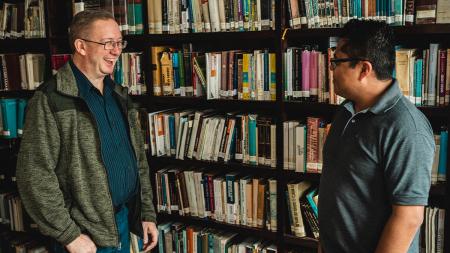 Resonate missionary Dave Gifford has been producing free resources in Spanish for ministry leaders he works with in Mexico for 20 years. Now the resource library is available for Spanish-speaking pastors and ministry leaders in the CRCNA.