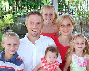 Steve and Kim Holtrop and their children
