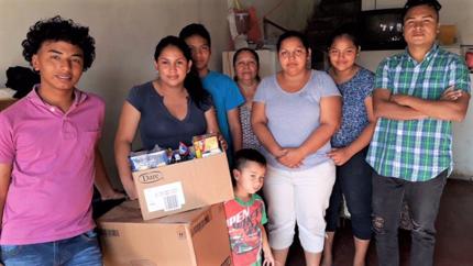 Many people are fleeing Nicaragua and settling in Costa Rica. Resonate Global Mission missionary Don Ridder and his congregation in Costa Rica are sharing Christ's love by helping to provide for them physically.